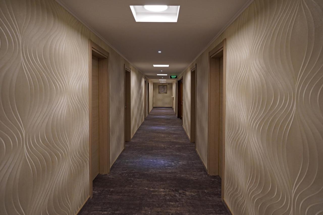 Hotel Tiara Ploiesti Exterior photo