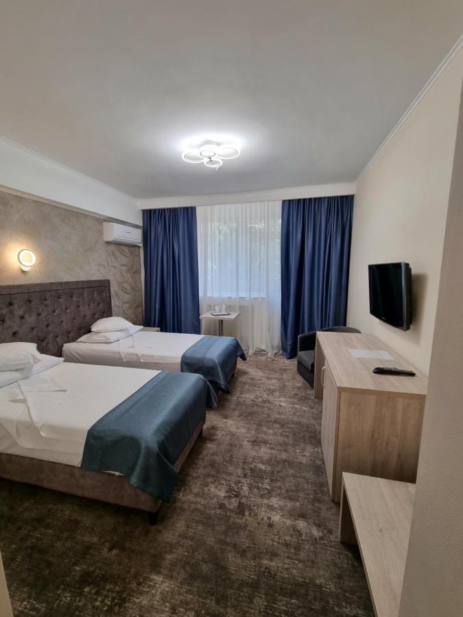 Hotel Tiara Ploiesti Exterior photo