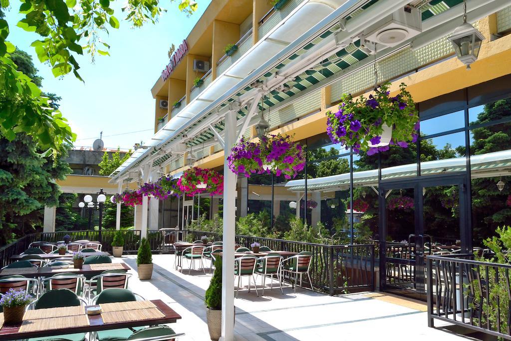 Hotel Tiara Ploiesti Exterior photo