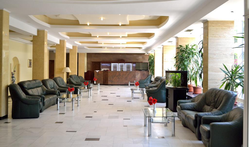 Hotel Tiara Ploiesti Exterior photo