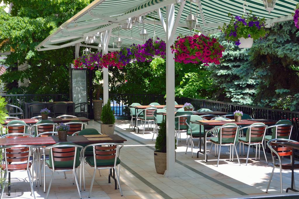 Hotel Tiara Ploiesti Exterior photo